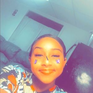 Meet your Posher, Dee